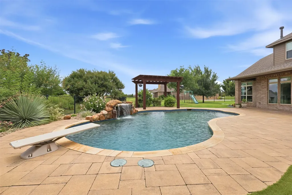 1940 Cattle Street Celina TX 75009