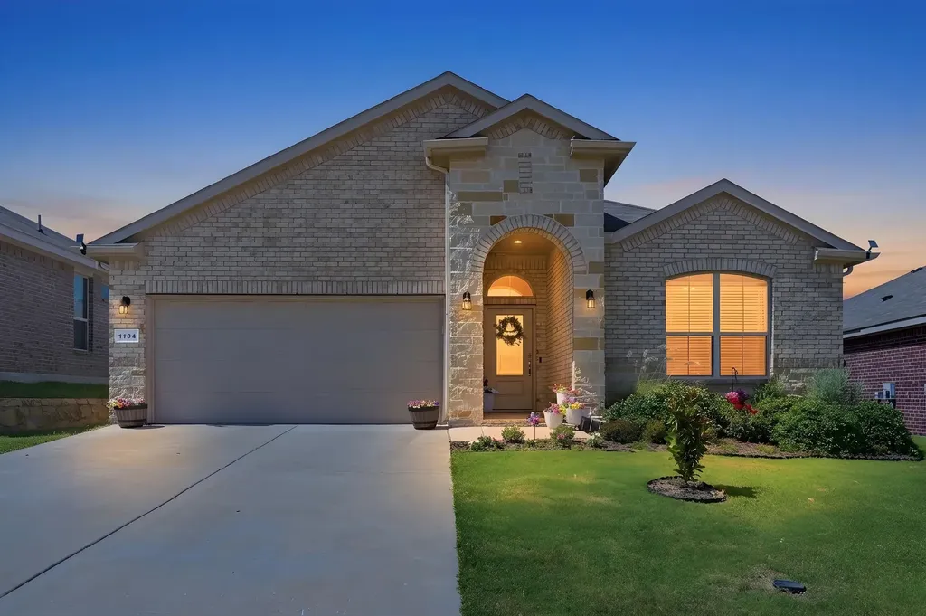 1104 Eastland Lane Weatherford TX 76087