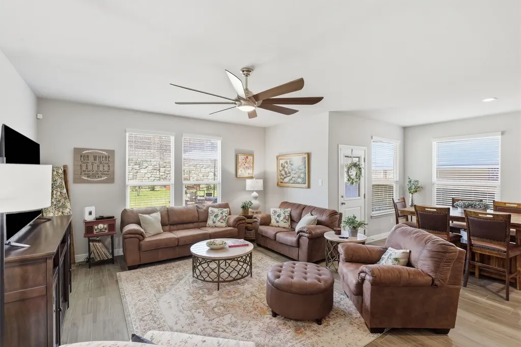 1104 Eastland Lane Weatherford TX 76087