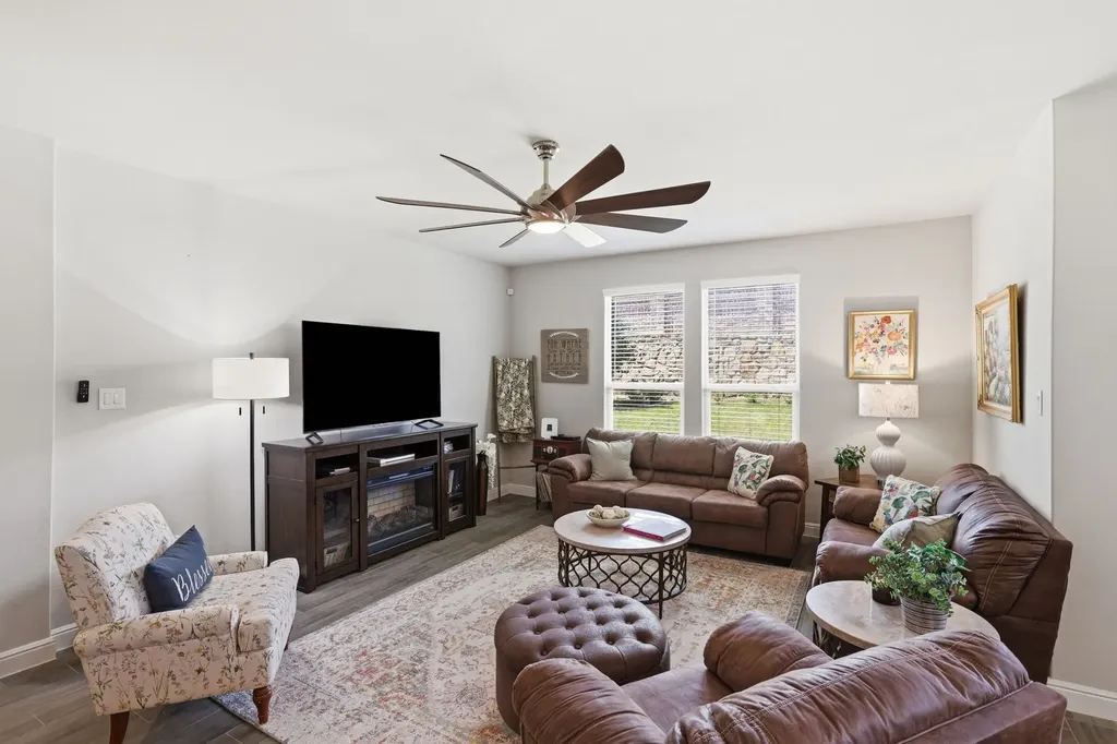 1104 Eastland Lane Weatherford TX 76087