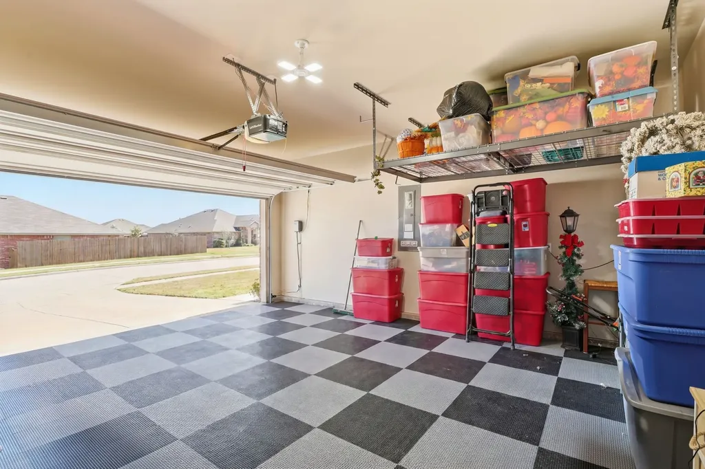 1104 Eastland Lane Weatherford TX 76087