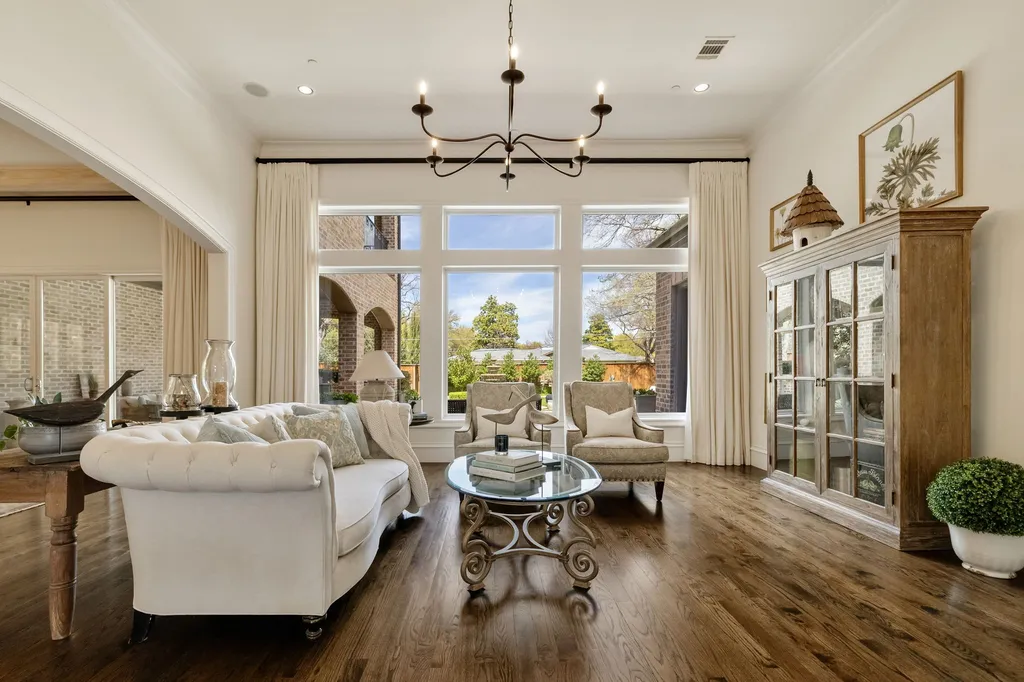 4719 Forest Lane Dallas TX 75244