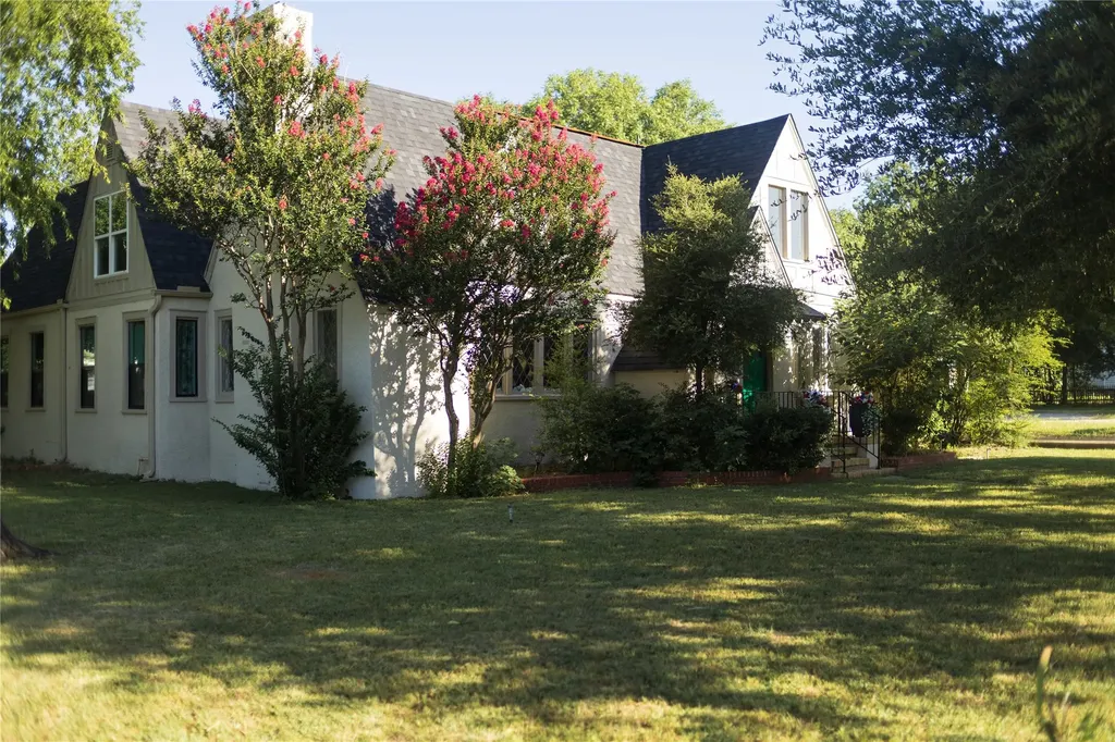 310 Hickory Hico TX 76457
