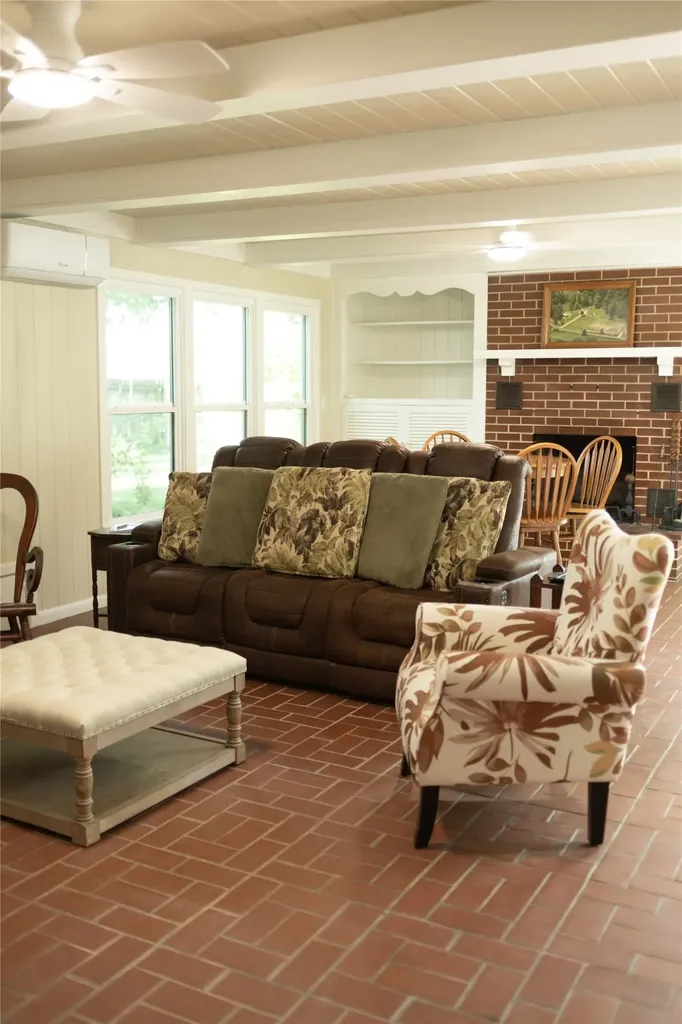 310 Hickory Hico TX 76457