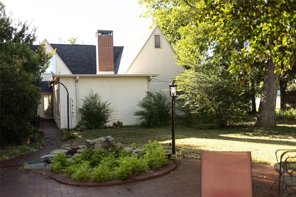 310 Hickory Hico TX 76457