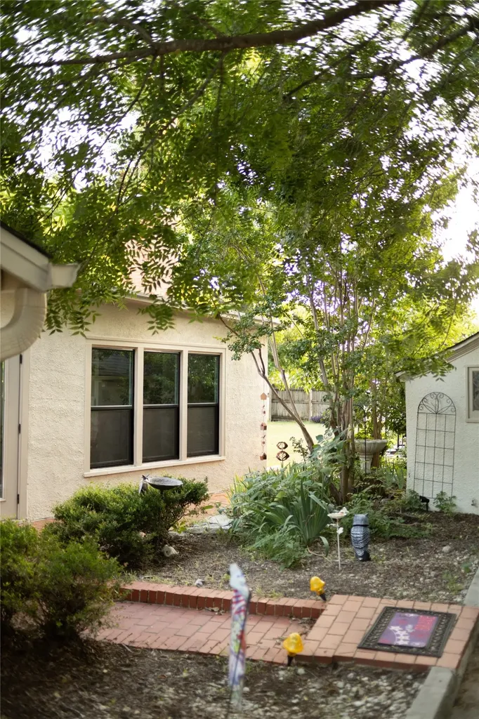 310 Hickory Hico TX 76457
