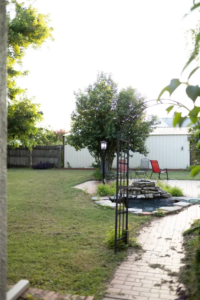 310 Hickory Hico TX 76457