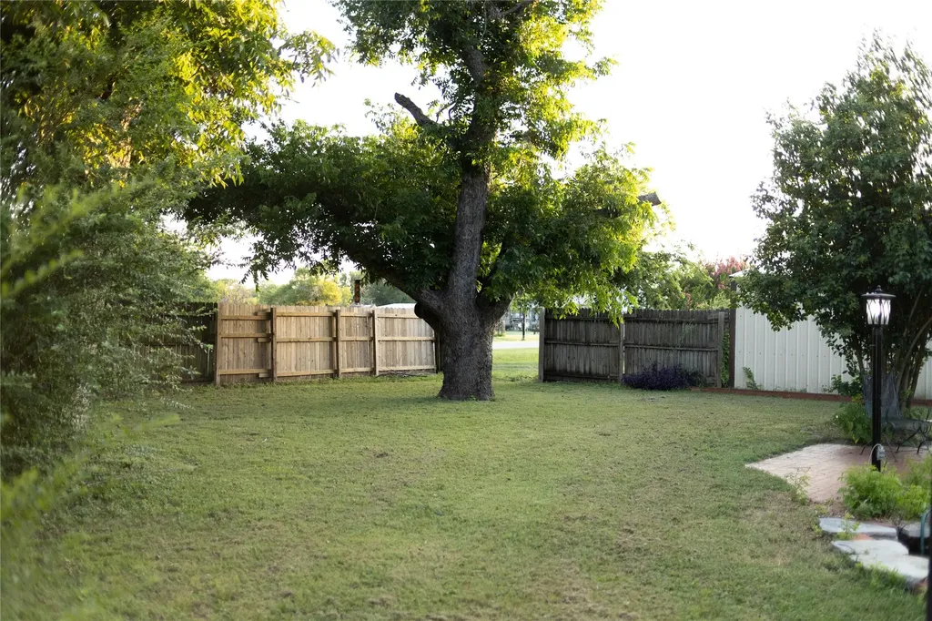 310 Hickory Hico TX 76457