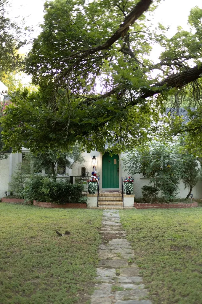 310 Hickory Hico TX 76457