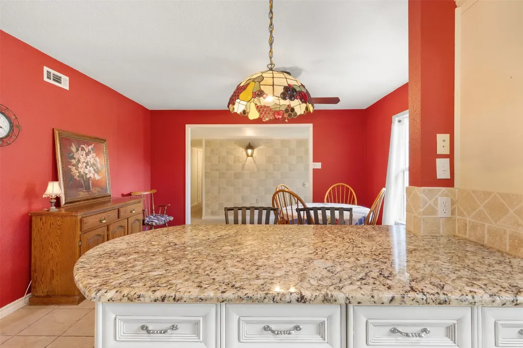 2825 Pinewood Drive Garland TX 75044