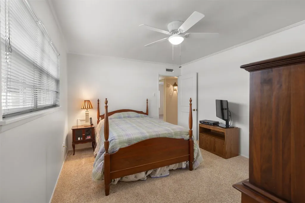 2825 Pinewood Drive Garland TX 75044