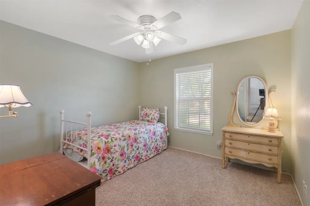 2825 Pinewood Drive Garland TX 75044