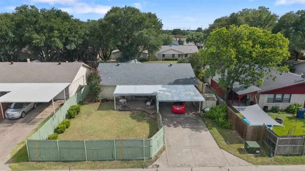 2825 Pinewood Drive Garland TX 75044