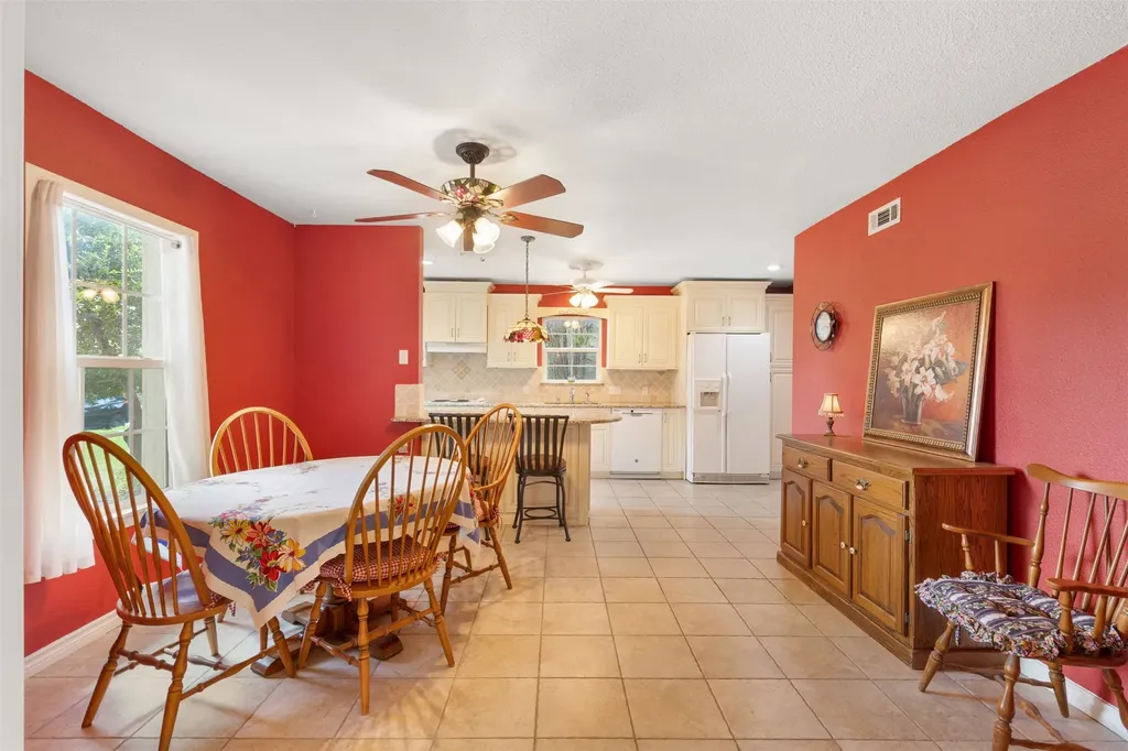 2825 Pinewood Drive Garland TX 75044