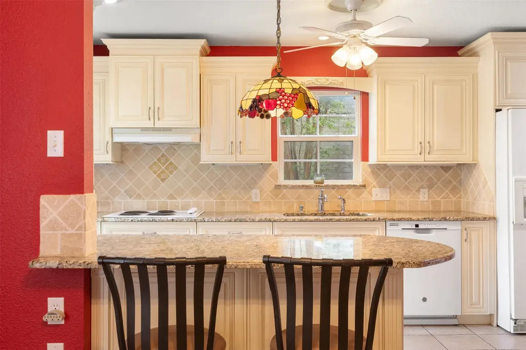 2825 Pinewood Drive Garland TX 75044