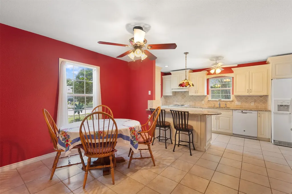 2825 Pinewood Drive Garland TX 75044