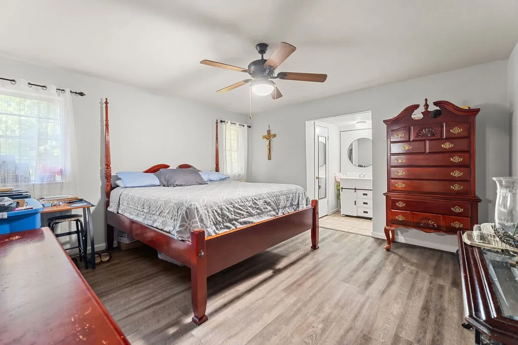 202 Fleetwood Court Arlington TX 76014