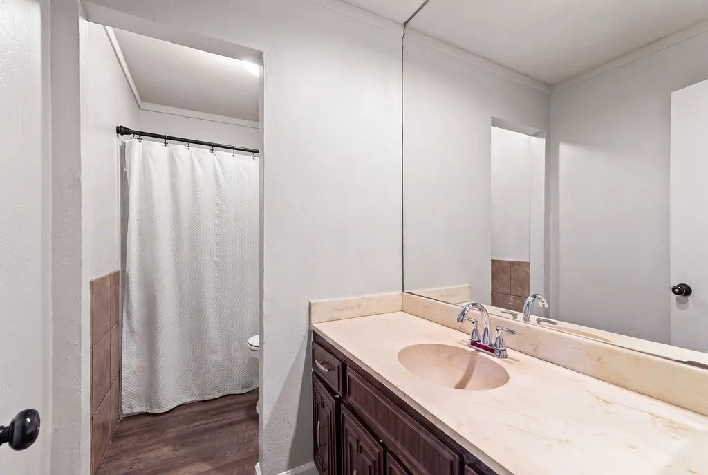 202 Fleetwood Court Arlington TX 76014