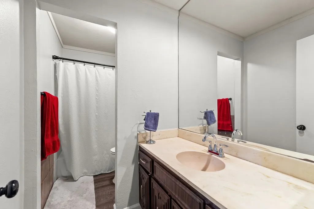 202 Fleetwood Court Arlington TX 76014