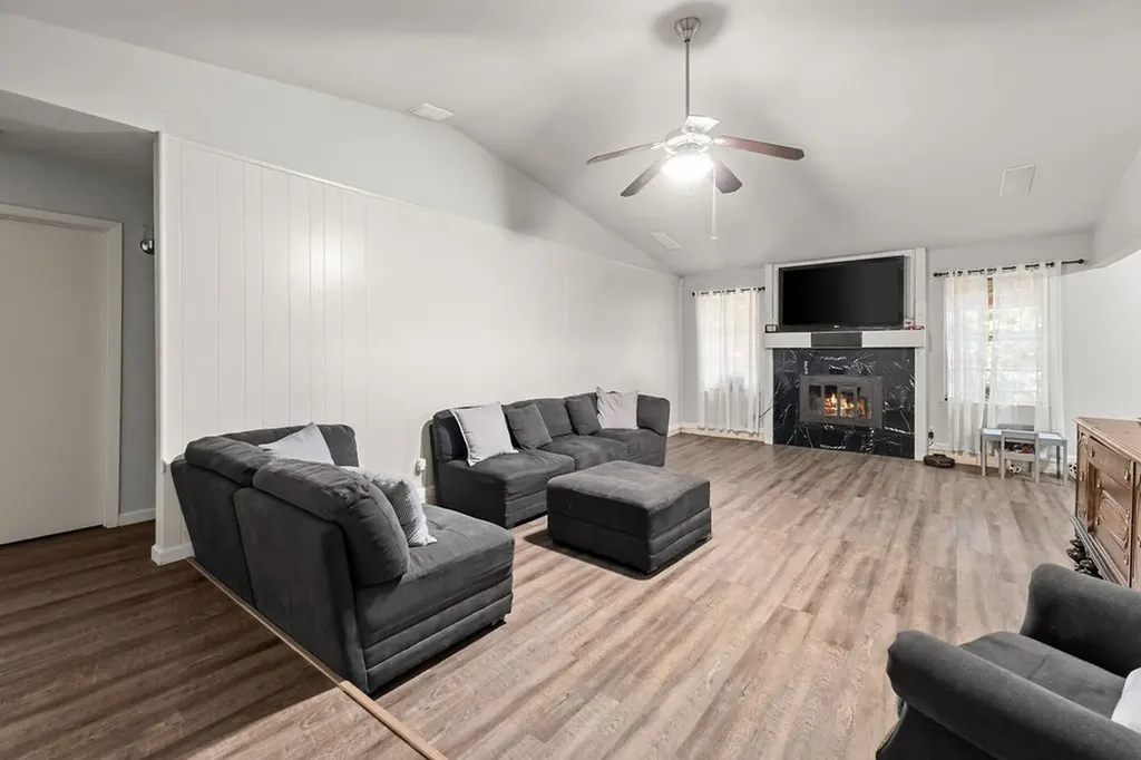202 Fleetwood Court Arlington TX 76014
