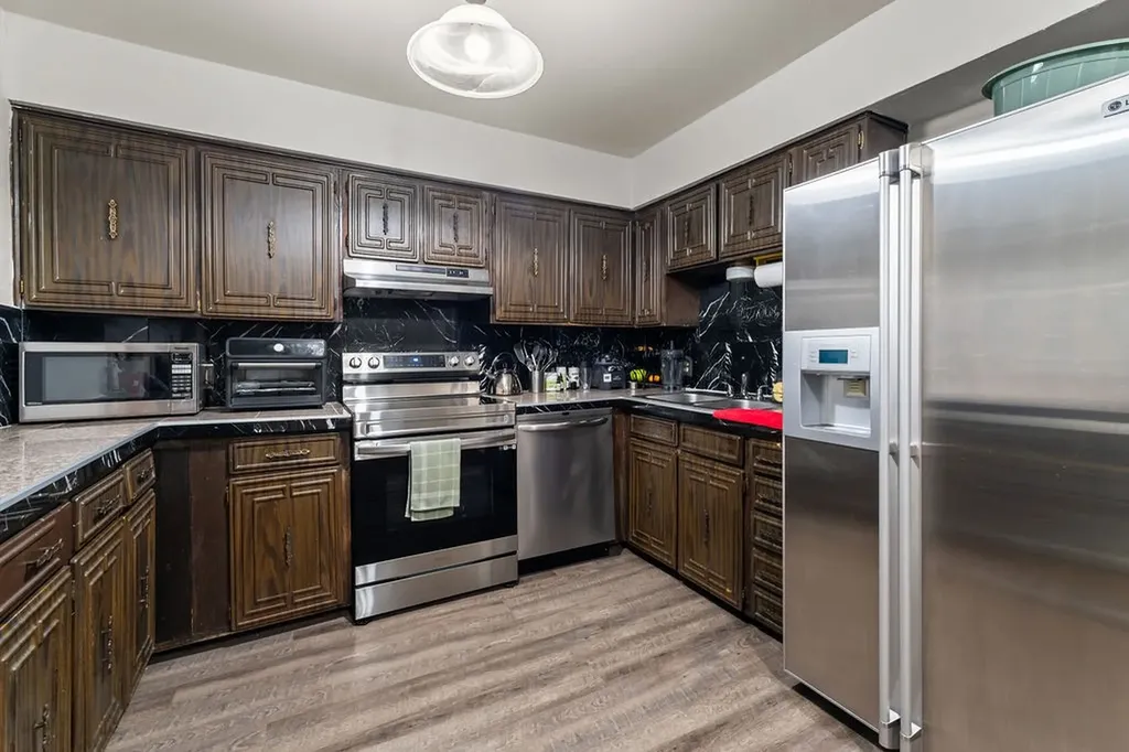 202 Fleetwood Court Arlington TX 76014