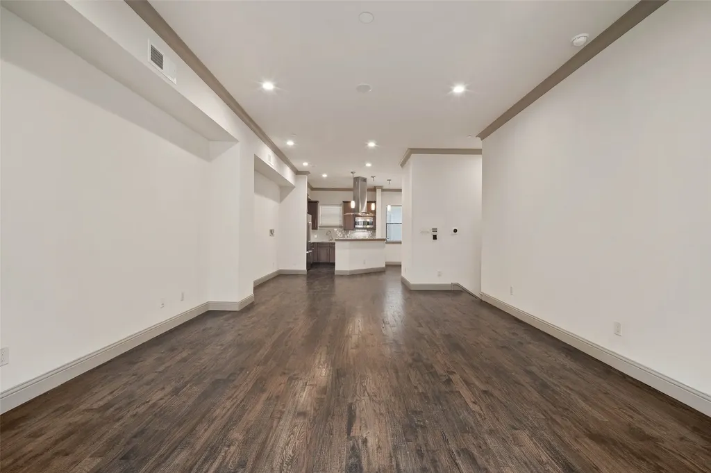 3142 Ross Avenue Dallas TX 75204