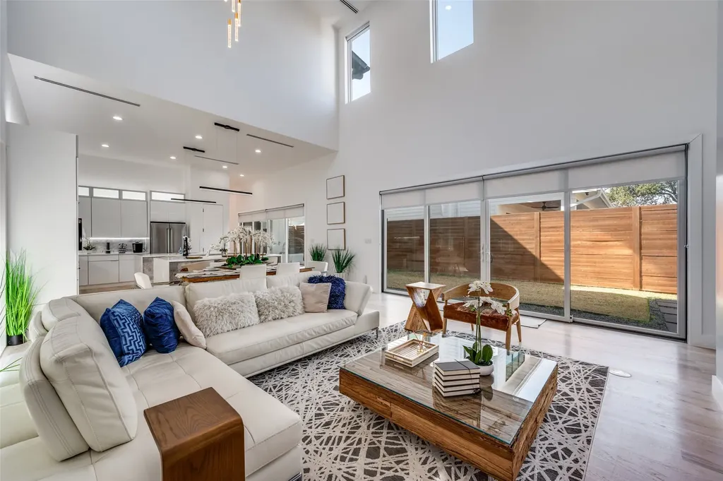 4811 Cowan Avenue Dallas TX 75209