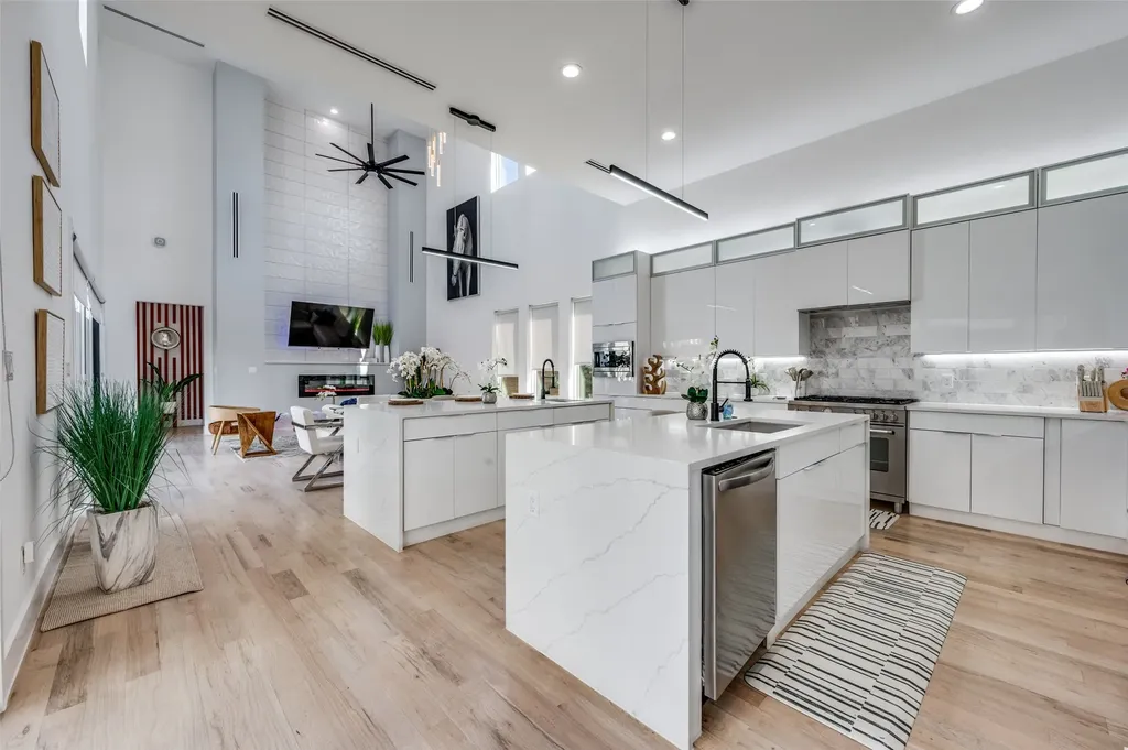 4811 Cowan Avenue Dallas TX 75209