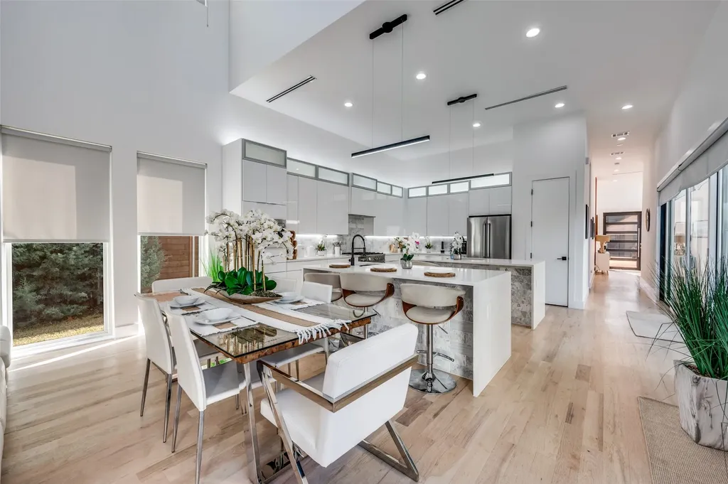 4811 Cowan Avenue Dallas TX 75209