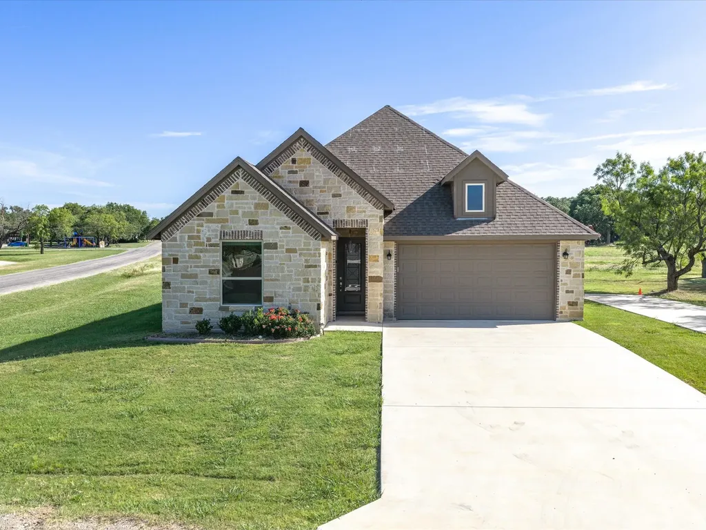 648 Half Moon Way Runaway Bay TX 76426