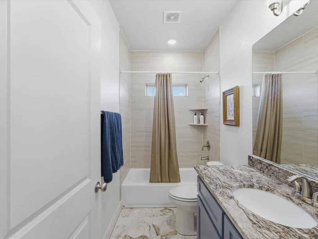 648 Half Moon Way Runaway Bay TX 76426