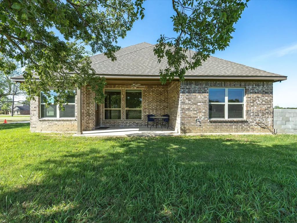 648 Half Moon Way Runaway Bay TX 76426