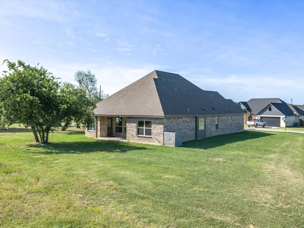 648 Half Moon Way Runaway Bay TX 76426