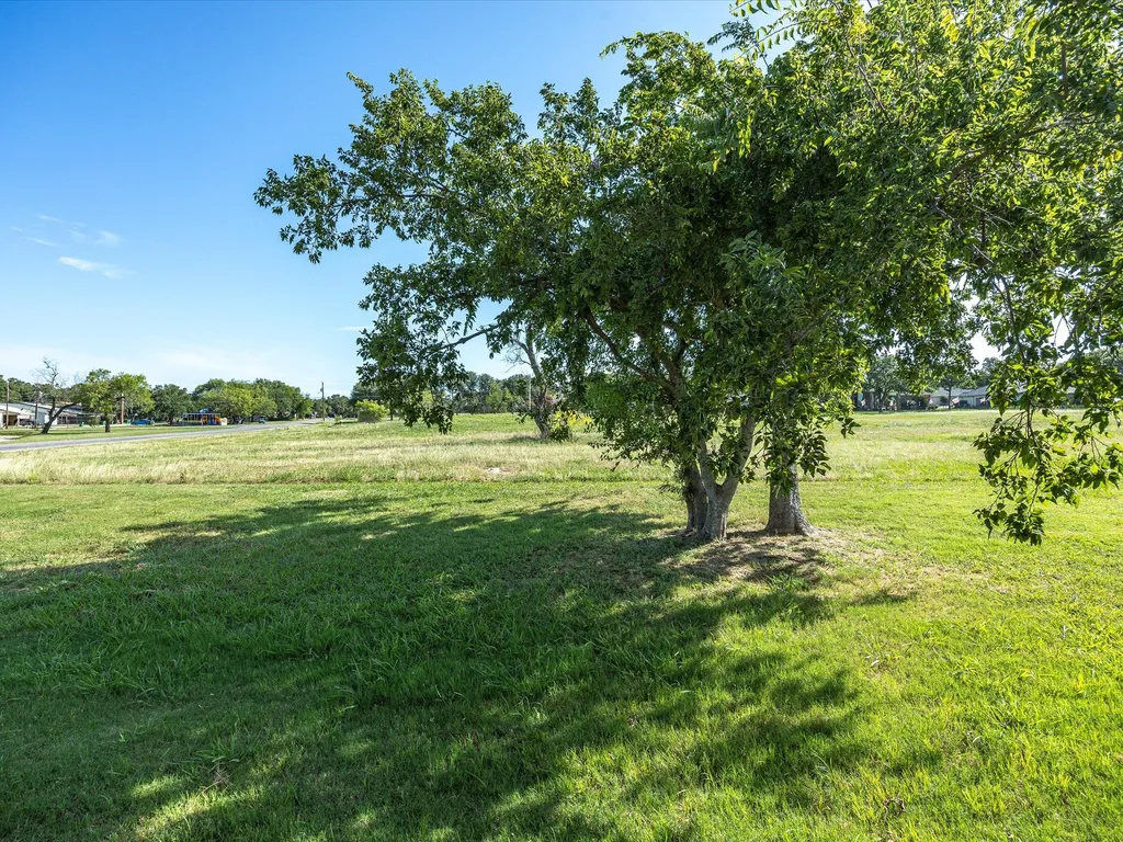 648 Half Moon Way Runaway Bay TX 76426