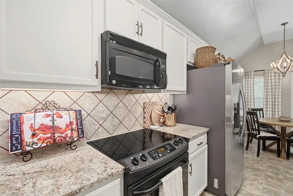 611 Whitefield Bossier City LA 71112