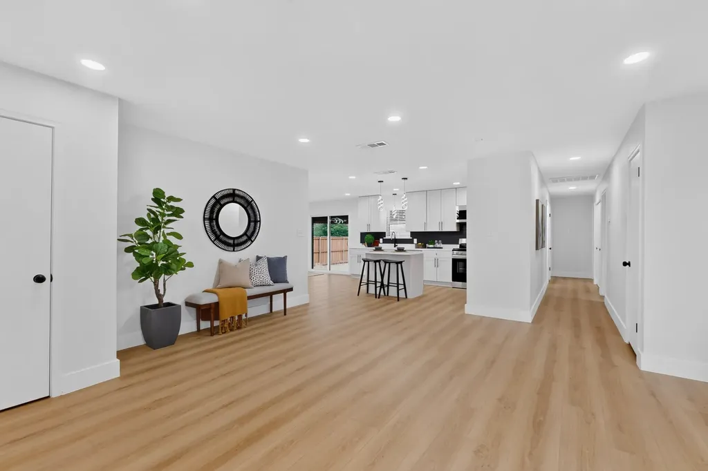 2553 Dorrington Drive Dallas TX 75228