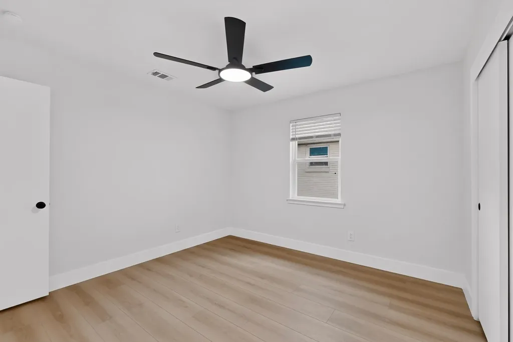 2553 Dorrington Drive Dallas TX 75228