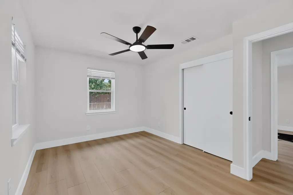 2553 Dorrington Drive Dallas TX 75228