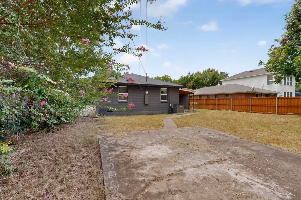 2553 Dorrington Drive Dallas TX 75228