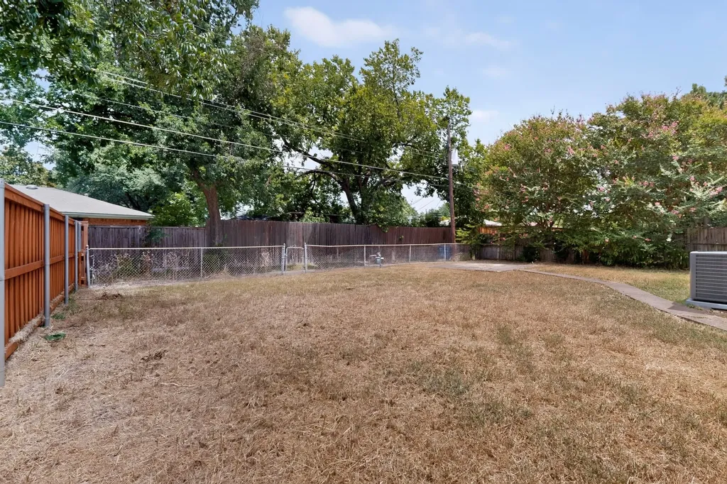 2553 Dorrington Drive Dallas TX 75228