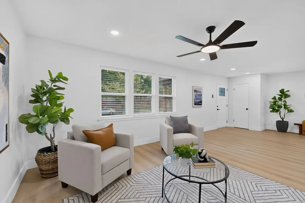 2553 Dorrington Drive Dallas TX 75228