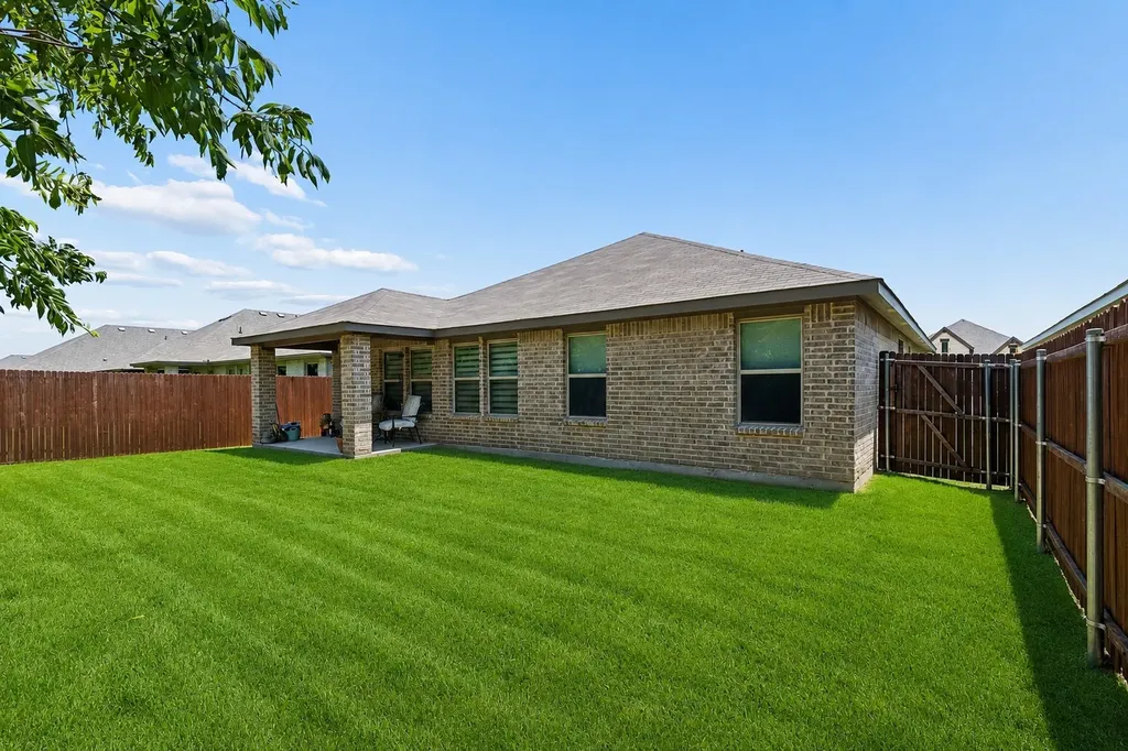 9916 Mescalbean Boulevard Fort Worth TX 76036