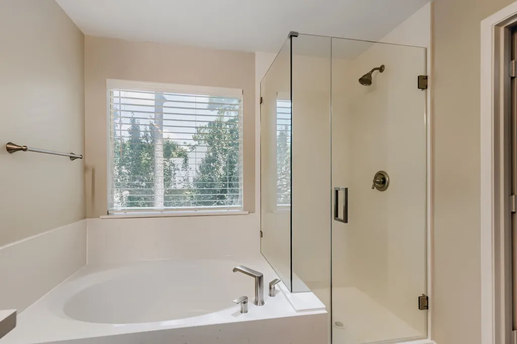 11 Wineberry Place The Woodlands TX 77382