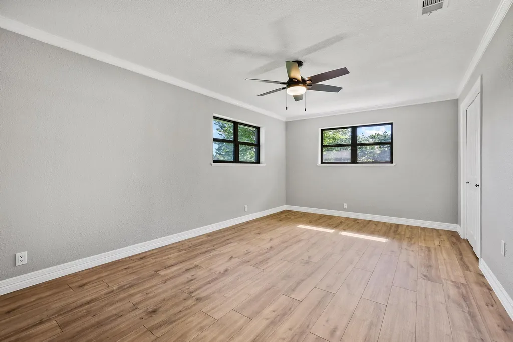 2200 S Lang Avenue Denison TX 75020