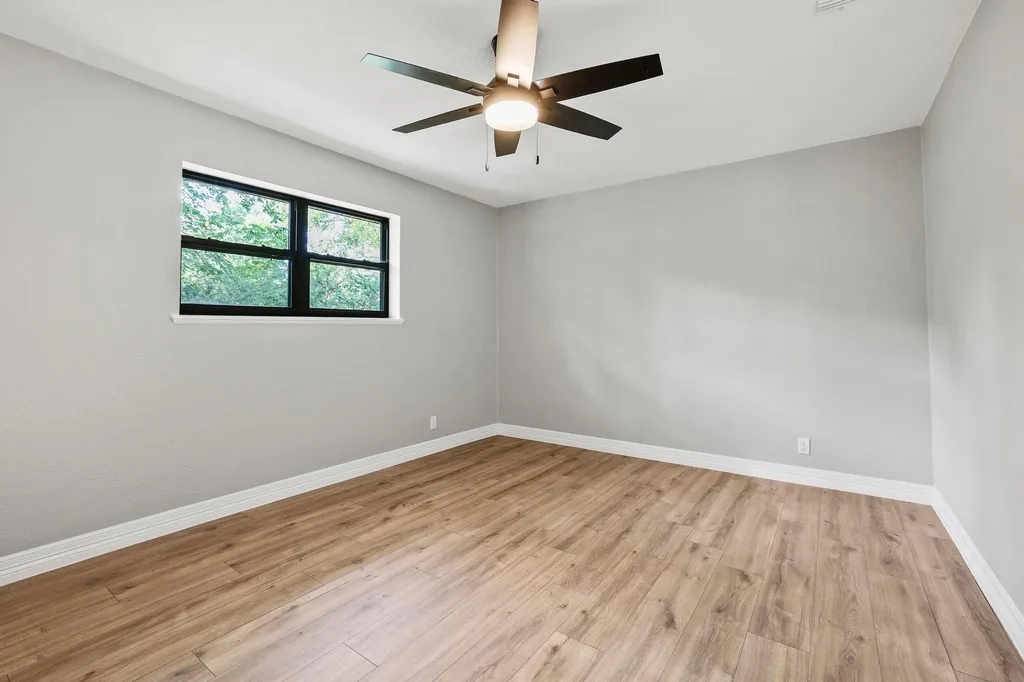 2200 S Lang Avenue Denison TX 75020