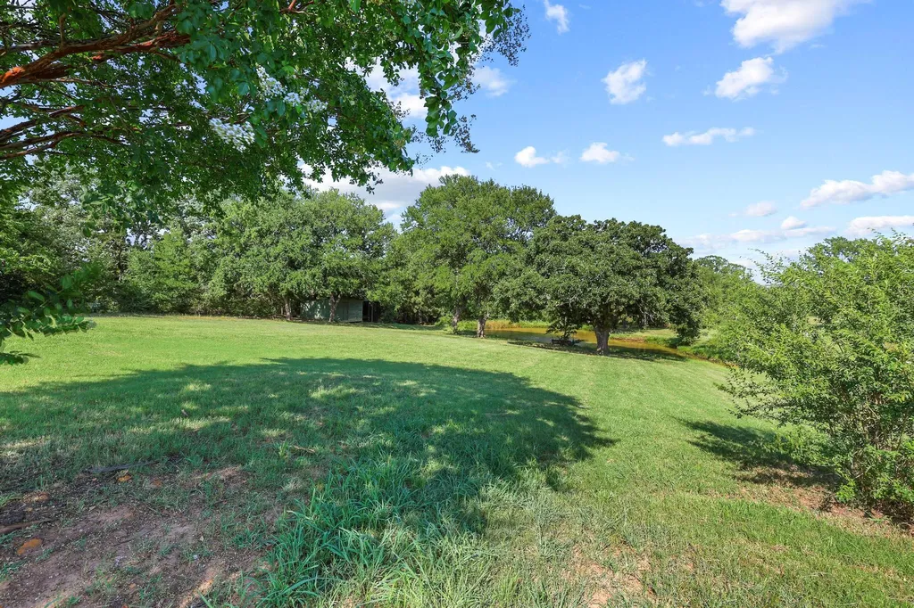 2200 S Lang Avenue Denison TX 75020