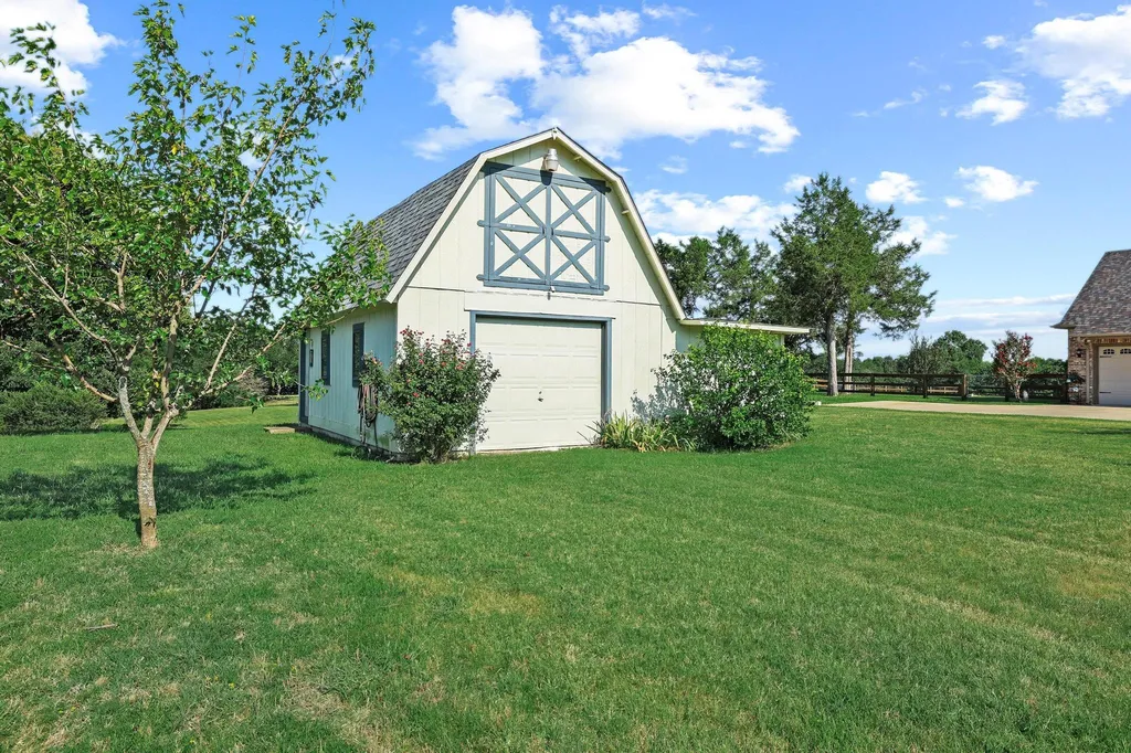 2200 S Lang Avenue Denison TX 75020