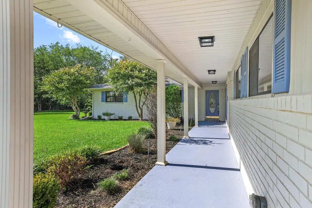 2200 S Lang Avenue Denison TX 75020