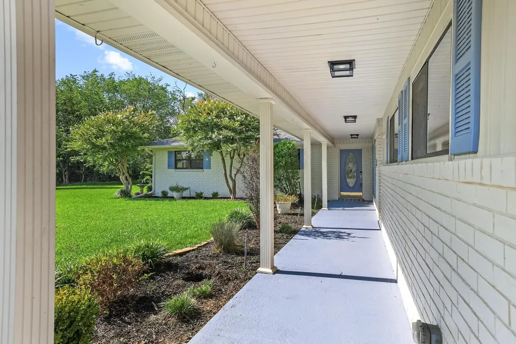 2200 S Lang Avenue Denison TX 75020