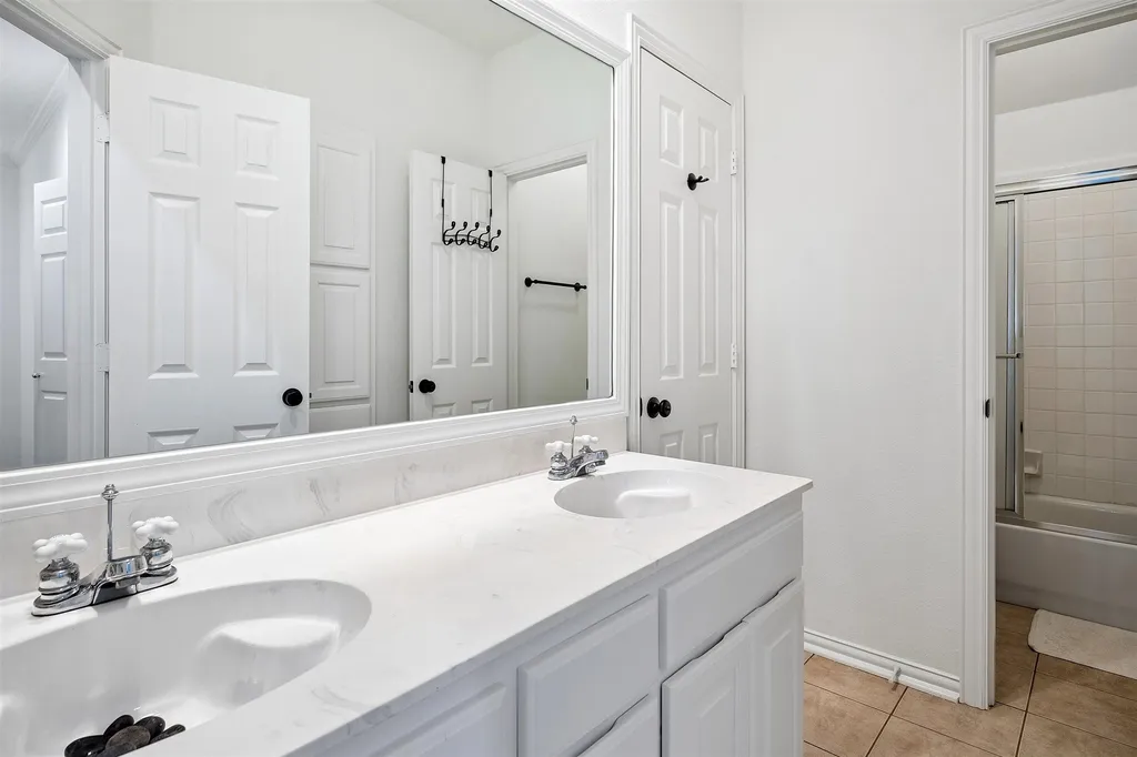 900 Coral Cove Oak Point TX 75068
